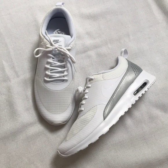 nike air max thea silver